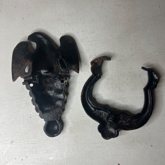 Vintage American Bald Eagle Door Knocker Black Cast Iron Patriotic Decor - Picture 5 of 5
